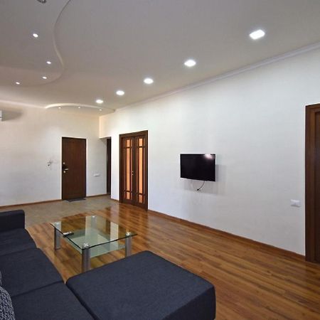 Tumanyan Street 3 Bedroom Deluxe Apartment With Large Balcony Tm662 Ereván Exterior foto