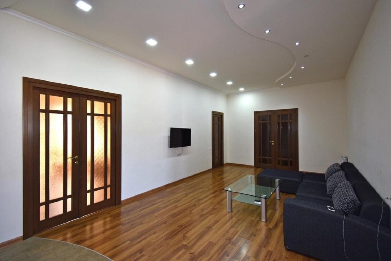 Tumanyan Street 3 Bedroom Deluxe Apartment With Large Balcony Tm662 Ereván Exterior foto