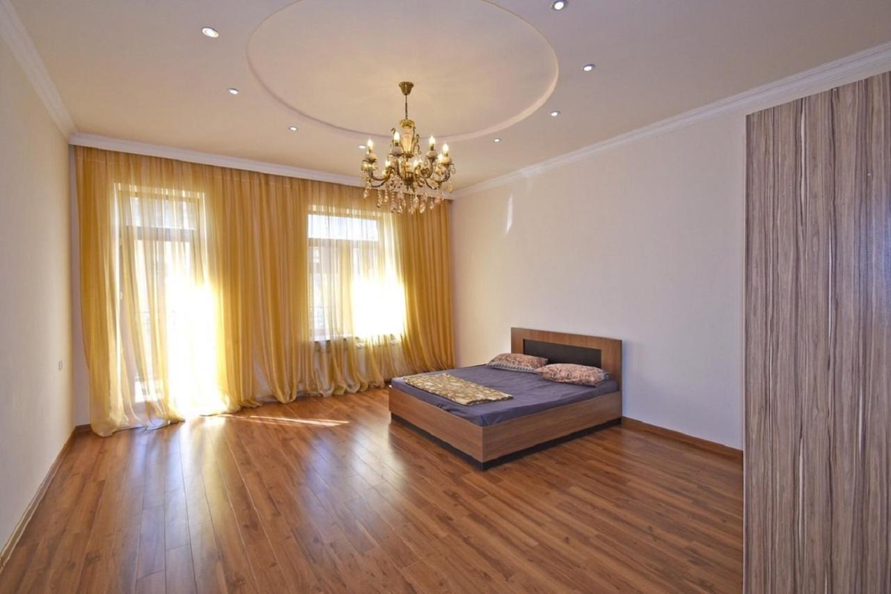 Tumanyan Street 3 Bedroom Deluxe Apartment With Large Balcony Tm662 Ereván Exterior foto